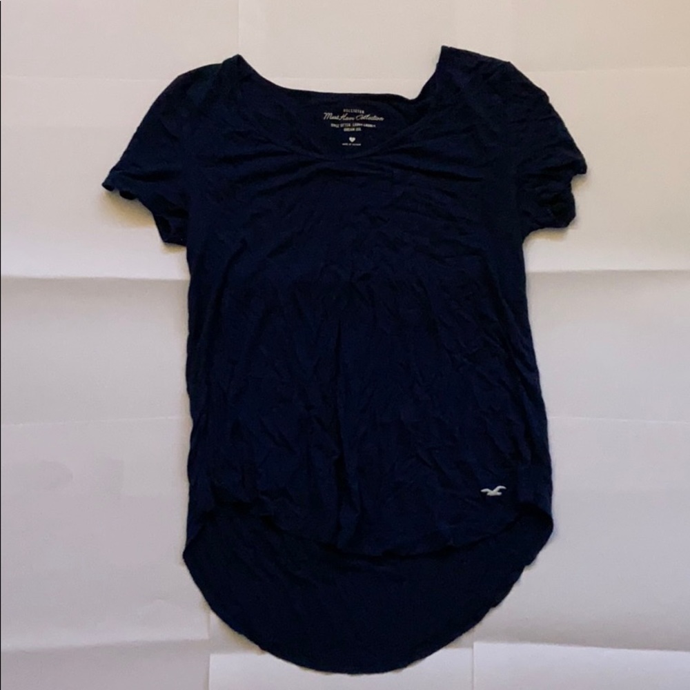 navy blue hollister t-shirt
